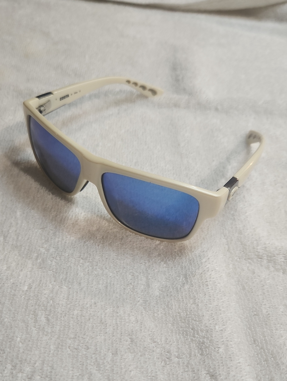 Costa Caye CY 25 Sunglasses with Pearl White Frame, Blue Mirrored Lenses